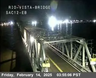 Vista en directo de Hwy 12 en el puente de Rio Vista al este Vista en vivo de Hwy 12 en el puente de Rio Vista al este, California en VolveVision