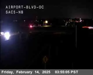 Vista en directo de Carretera 5 en el Aeropuerto Vista en vivo de Carretera 5 en el Aeropuerto, California en VolveVision