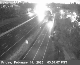 Vista en directo de Hwy 5 en Sutterville Vista en vivo de Hwy 5 en Sutterville, California en VolveVision