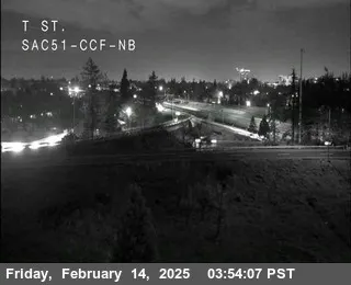 Vista en directo de Hwy 51 en T St Vista en vivo de Hwy 51 en T St, California en VolveVision
