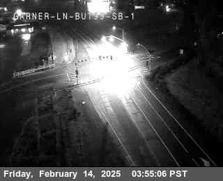 Vista en directo de Hwy 99 en Garner Lane 1 Vista en vivo de Hwy 99 en Garner Lane 1, California en VolveVision