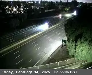 Vista en directo de Hwy 99 en Martin Luther King Vista en vivo de Hwy 99 en Martin Luther King, California en VolveVision