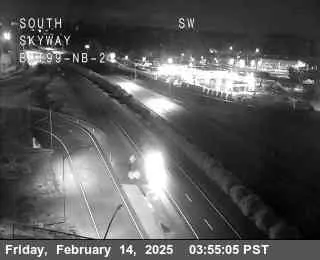 Vista en directo de Hwy 99 en Skyway 2 Vista en vivo de Hwy 99 en Skyway 2, California en VolveVision