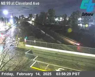 Vista en directo de Cámara en vivo MAD-99 en Avenida Cleveland Vista en vivo de Cámara en vivo MAD-99 en Avenida Cleveland, California en VolveVision