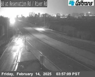 Vista en directo de SR-68: Reserva Road / River Road Vista en vivo de SR-68: Reserva Road / River Road, California en VolveVision