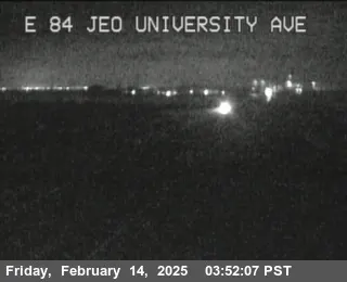 Vista en directo de TV949 -- SR-84 : Avenida Universitaria Vista en vivo de TV949 -- SR-84 : Avenida Universitaria, California en VolveVision