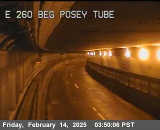 Vista en directo de TVA02 -- SR-260 : Entrada del Túnel Posey Vista en vivo de TVA02 -- SR-260 : Entrada del Túnel Posey, California en VolveVision