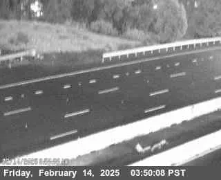 Vista en directo de TVH35 -- I-80 : Al este de Richmond Parkway Vista en vivo de TVH35 -- I-80 : Al este de Richmond Parkway, California en VolveVision