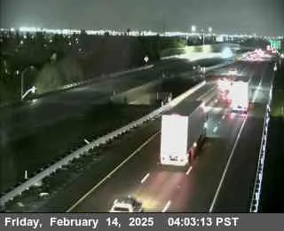 Онлайн-камера Камерa WB I-205 к востоку от МакАртура Драйв, Калифорния на VolveVision