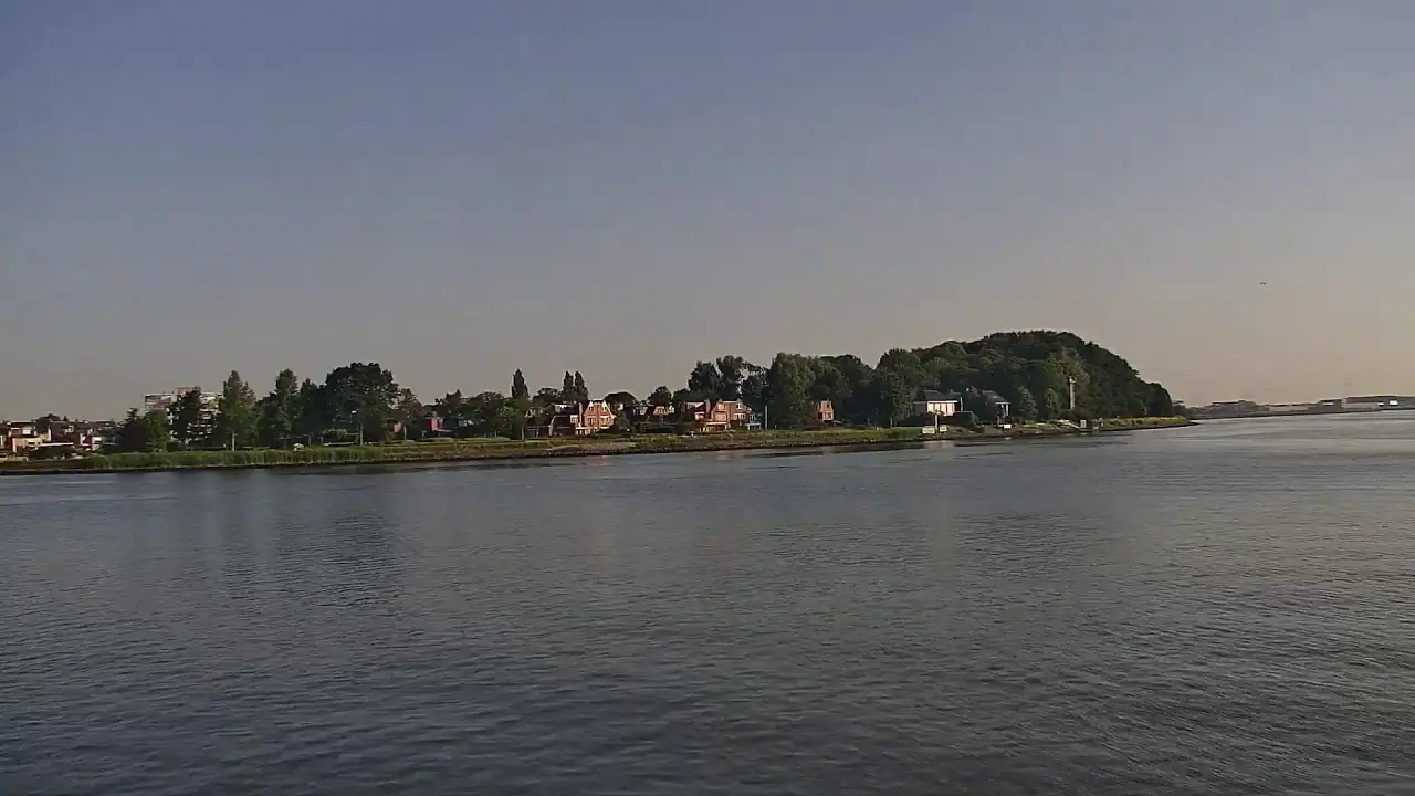 Dordrecht 3 River Point Cam live camera view on VolveVision
