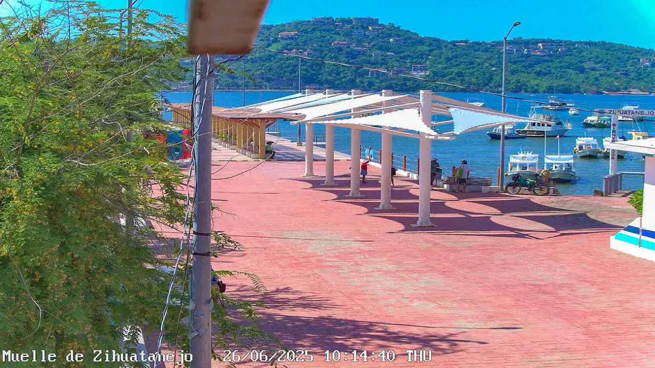 Zihuatanejo Pier Cam, Mexico