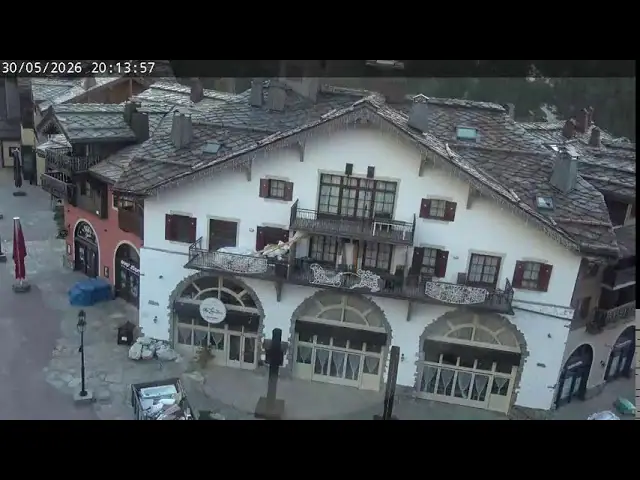 Arc 1950 Village, Les Arcs, Bourg-Saint-Maurice live camera view on VolveVision