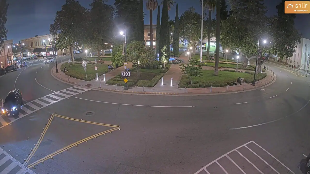 Vista en vivo de Ciudad de Orange Plaza, CA, Estados Unidos en VolveVision