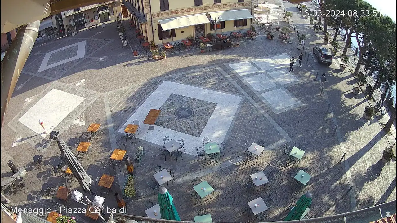 Piazza Garibaldi Square, Menaggio live camera view on VolveVision