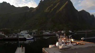 Vista en vivo de Svolværgeita, sendero de Fløya, Svolvær en VolveVision