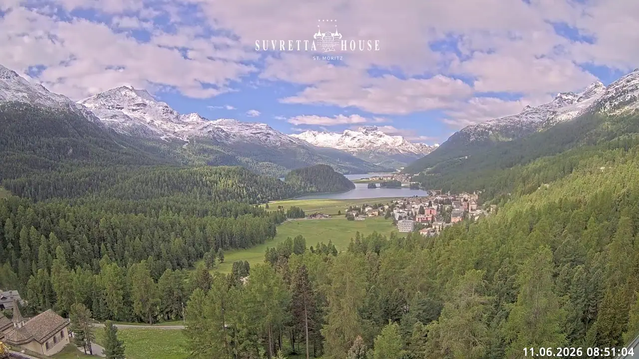 Онлайн-камера Прямая трансляция веб-камеры отеля Suvretta House, Санкт-Мориц, Швейцария, Граубünden на VolveVision