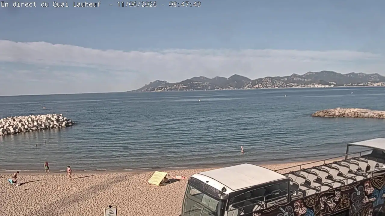 Live HD Webcam Cannes Quai Laubeuf, France, Provence-Alpes-Cote d'Azur live camera view on VolveVision