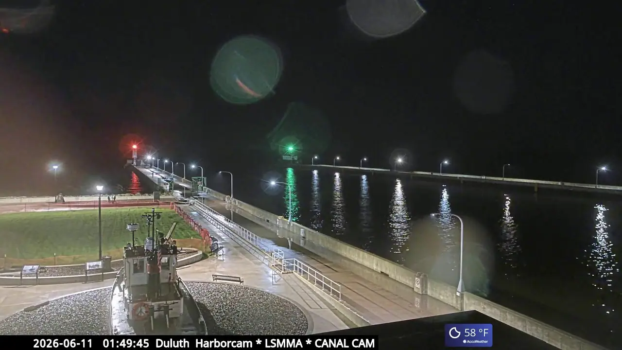 Live HD Webcam Duluth Ship Canal Minnesota, USA