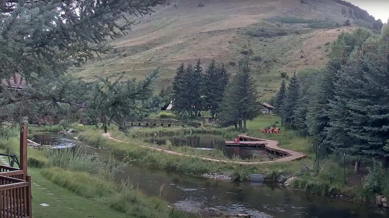 Flat Creek Rustic Inn Live Webcam Stream, Jackson, Wyoming
