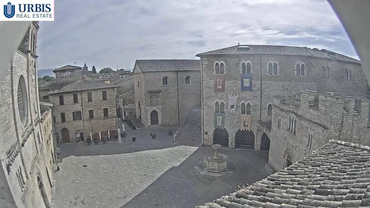 Live Piazza Filippo Silvestri Square Webcam, Bevagna, Italy