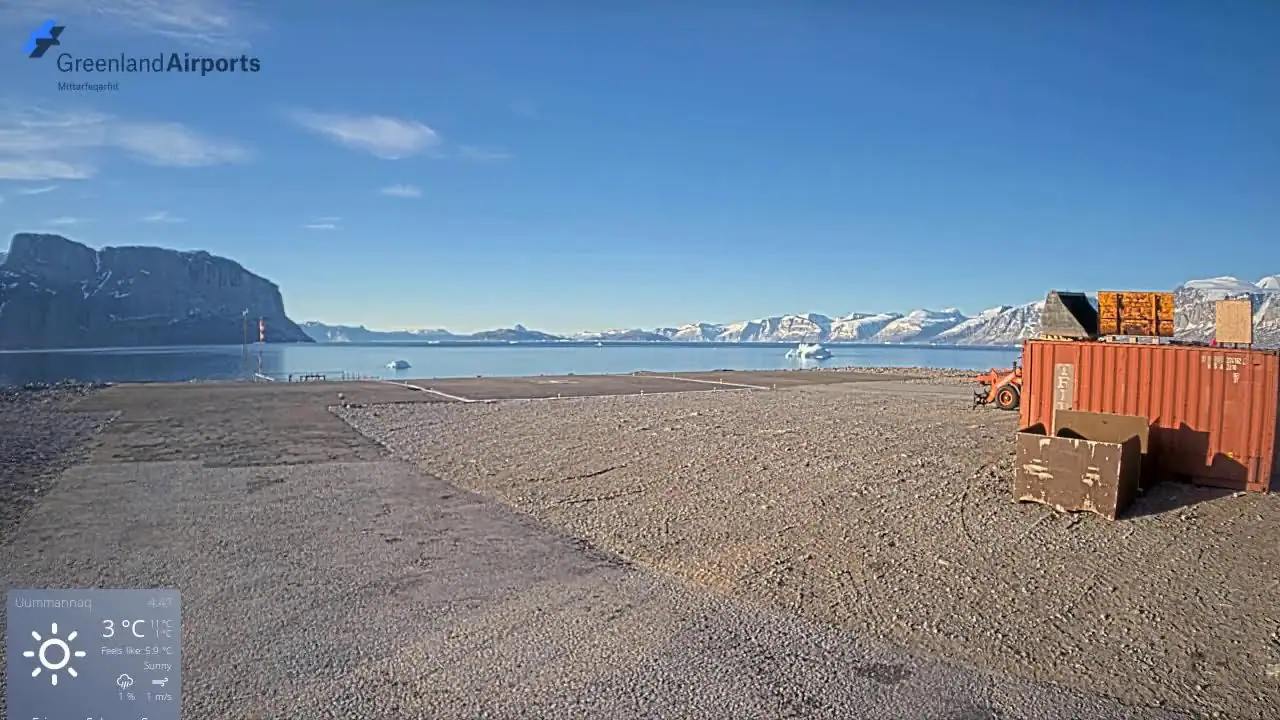 Vista en directo de Webcam en directo del helipuerto de Uummannaq, Groenlandia, DK Vista en vivo de Webcam en directo del helipuerto de Uummannaq, Groenlandia, DK en VolveVision