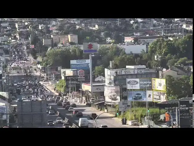 Прямой эфир: Веб-камера живого трафика на Авениде де Мадрид, Вигу, Понтеведра Онлайн-камера Веб-камера живого трафика на Авениде де Мадрид, Вигу, Понтеведра, Провинция Понтеведра на VolveVision