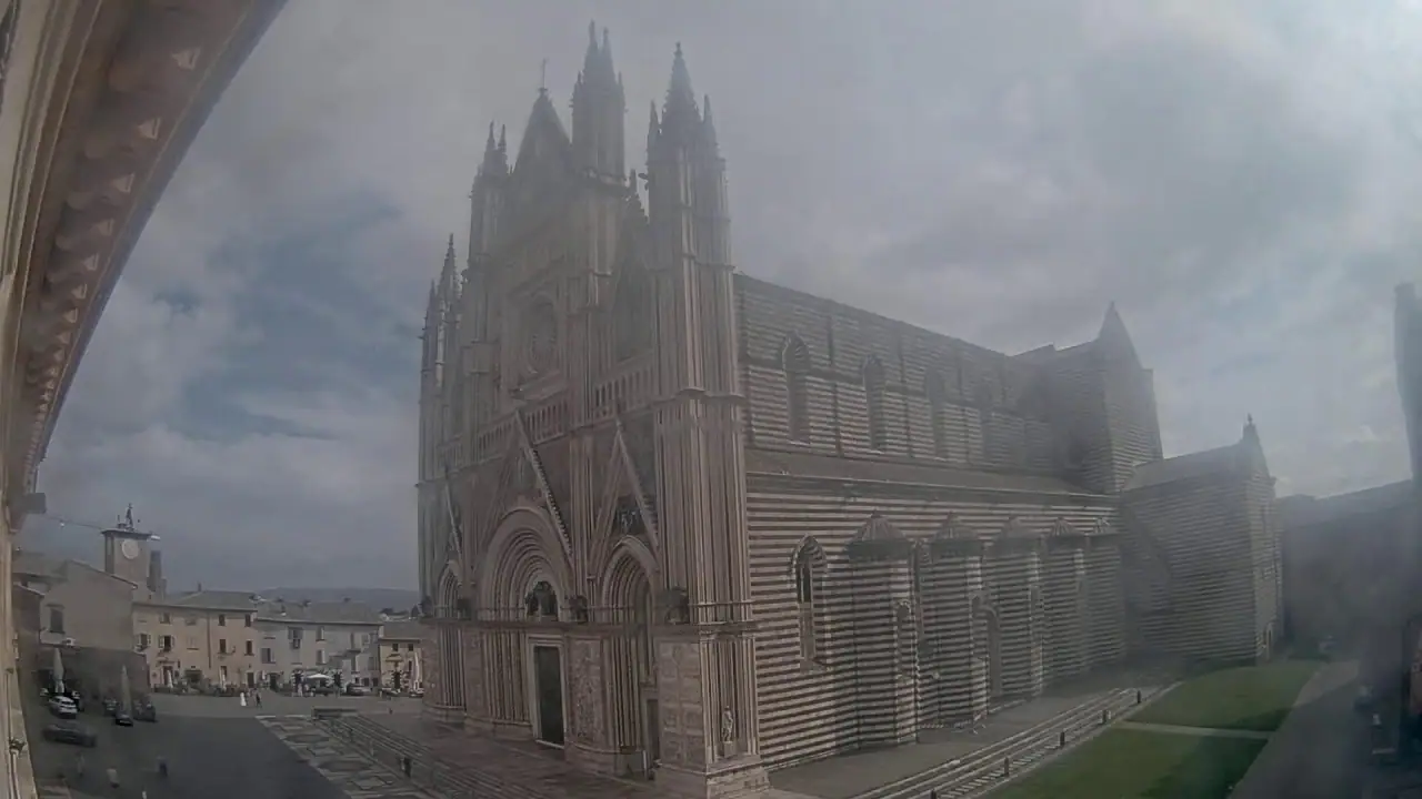 Orvieto Cathedral Live Webcam, Piazza del Duomo, Italy, Umbria live camera view on VolveVision