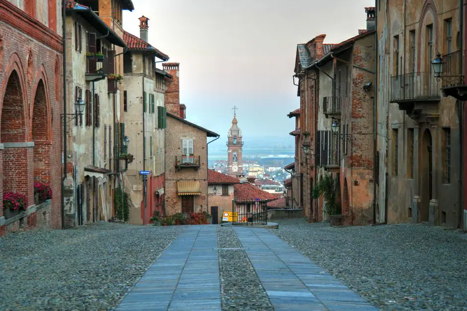 Castagneto Po live camera view on VolveVision