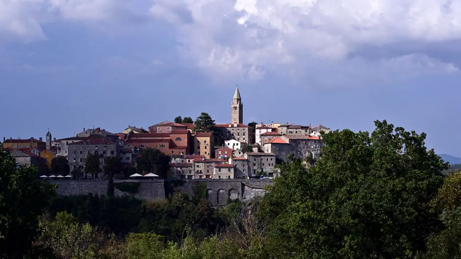 Brtonigla live camera view on VolveVision