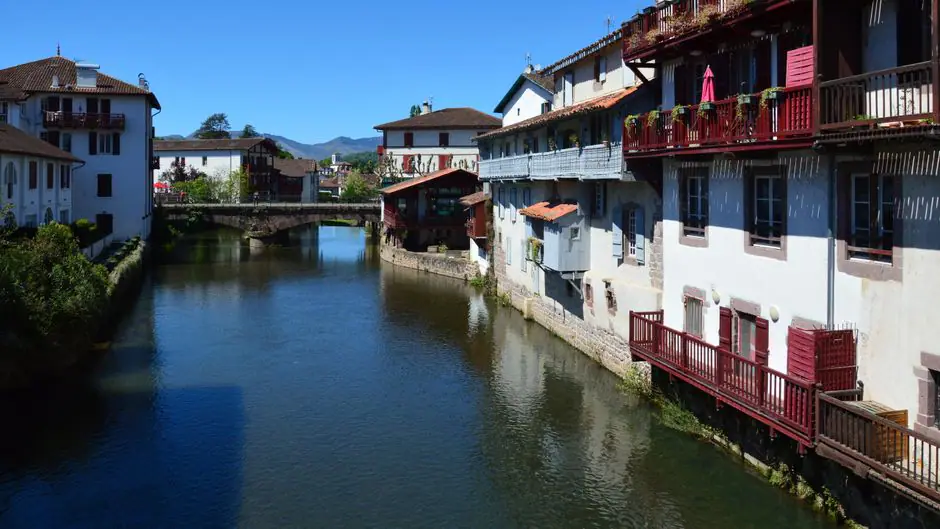 Saint Anaclet De Lessard live camera view on VolveVision