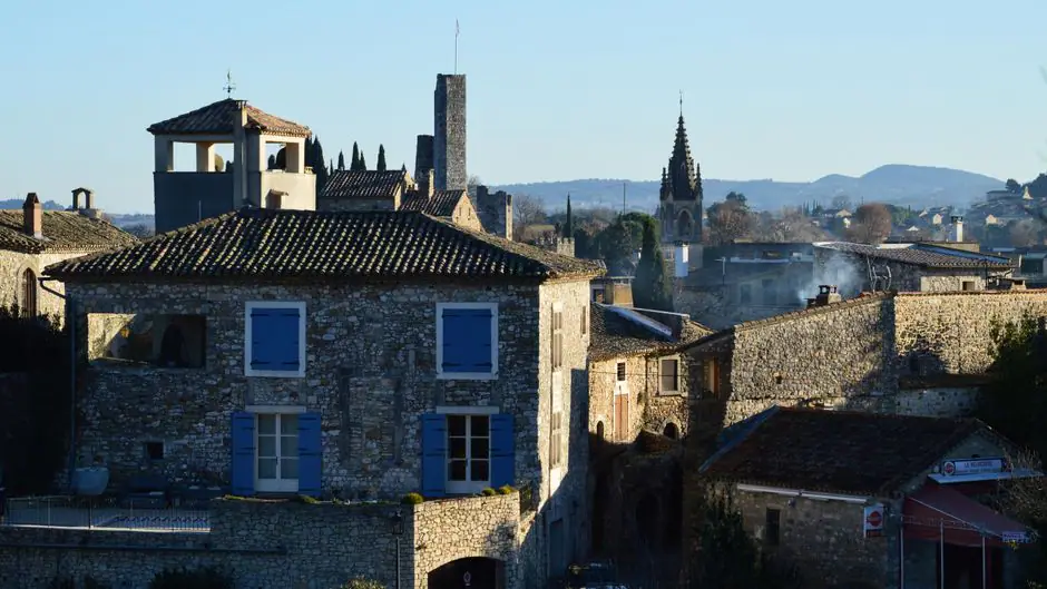 Vista en vivo de Cotignac en VolveVision
