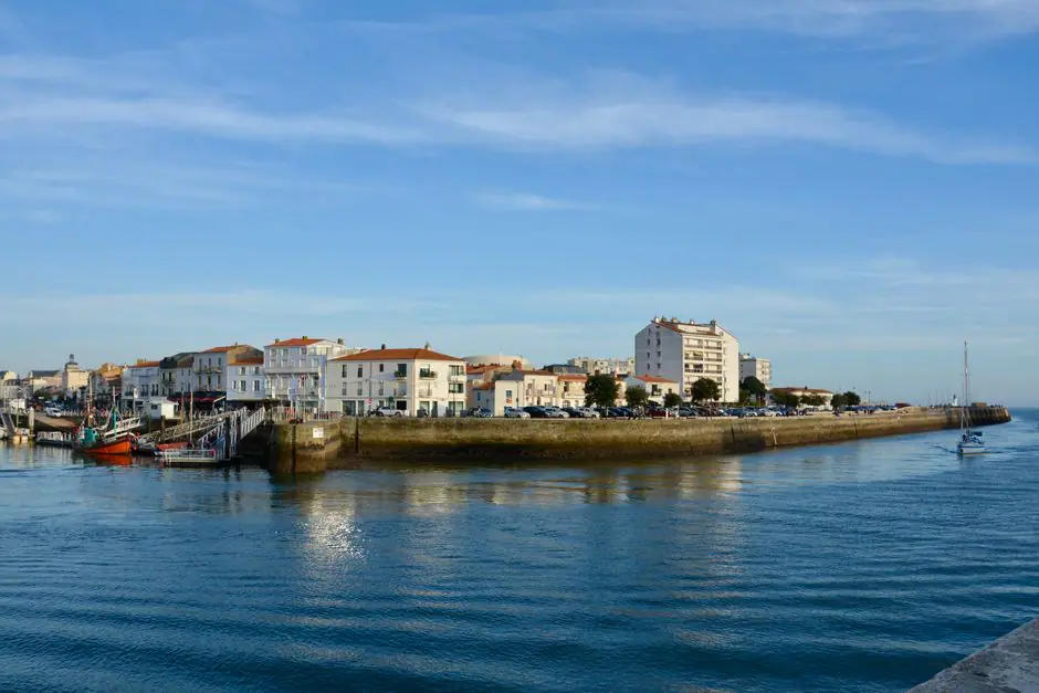 Les Sables Dolonne live camera view on VolveVision