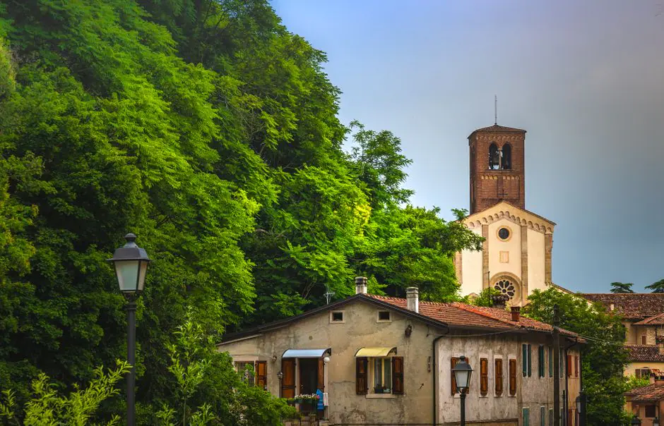 Vista en vivo de Borghetto Santo Spirito en VolveVision